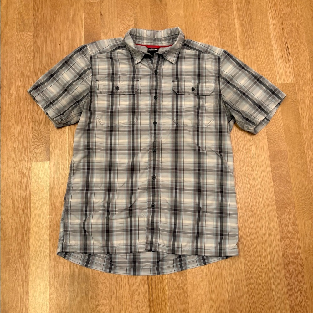 The North Face Men's Gray Blue Plaid Short Sleeve Button Down Shirt Size M
